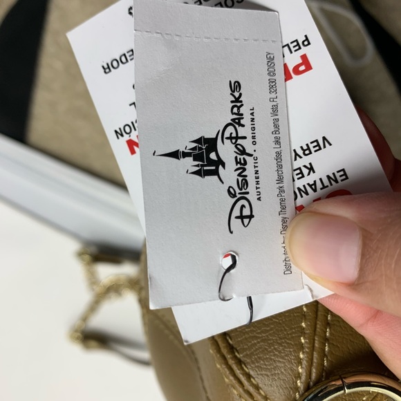 Disney tiki crossbody bag perfect for Christmas - Picture 6 of 8